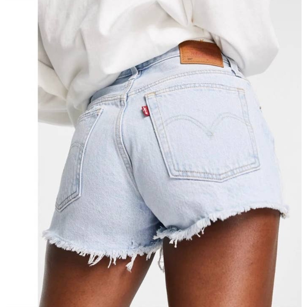 Levis 501 Light Wash High Rise Shorts NWOT - Picture 4 of 7